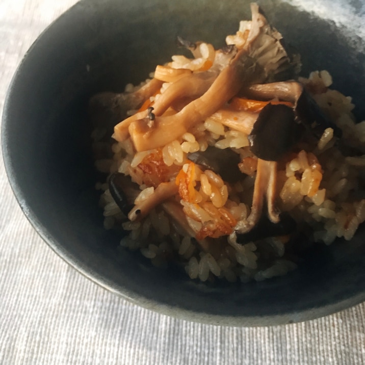 肉厚!味染みヒラタケの炊き込みご飯